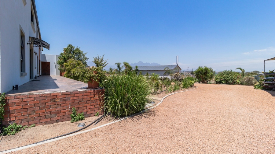 6 Bedroom Property for Sale in Stellenbosch Farms Western Cape